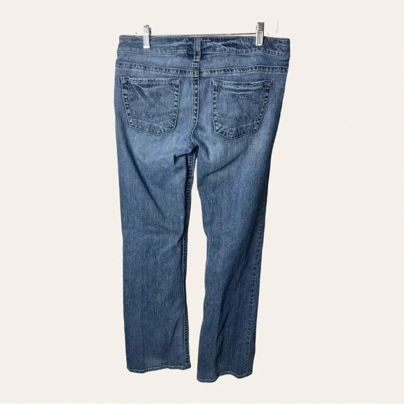 0502W. SILVER JEANS DENIM MEDIUM WASH IN COLOR SIZE 31 BOOTCUT STYLE - Picture 7 of 10